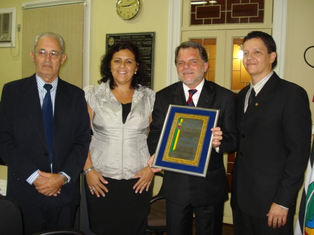 Deputado recebe título em Santa Cruz